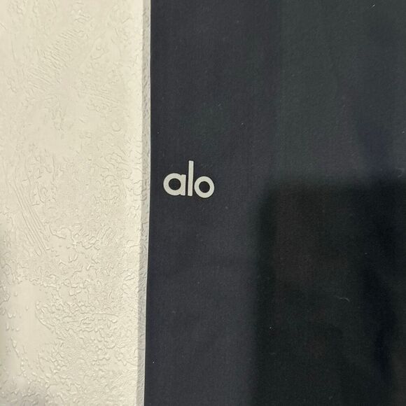 Alo Yoga High Waist Slash Leggings XS Black Cutout Detail - Picture 6 of 9